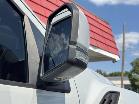 Used 2017 Ford F150 Raptor w/ Equipment Group 802A Luxury AWD/4WD image 10