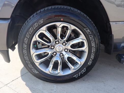 Used 2024 RAM 1500 Laramie AWD/4WD image 27