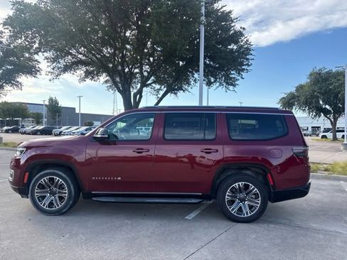 Used 2024 Jeep Wagoneer Series II w/ Flexible Seating Group AWD/4WD image 8