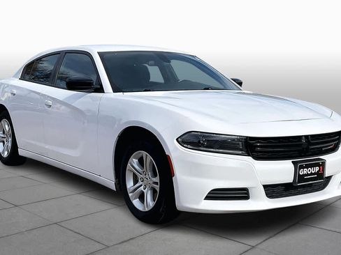 Used 2023 Dodge Charger SXT image 2