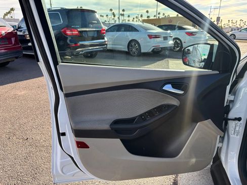 Used 2014 Ford Focus SE image 9