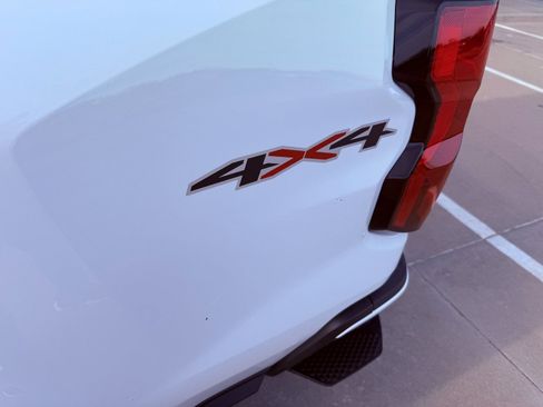 Used 2024 Chevrolet Colorado LT w/ LT Convenience Package II image 4