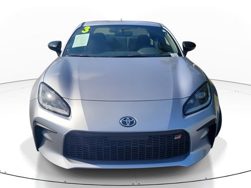 Used 2023 Toyota GR86 image 2