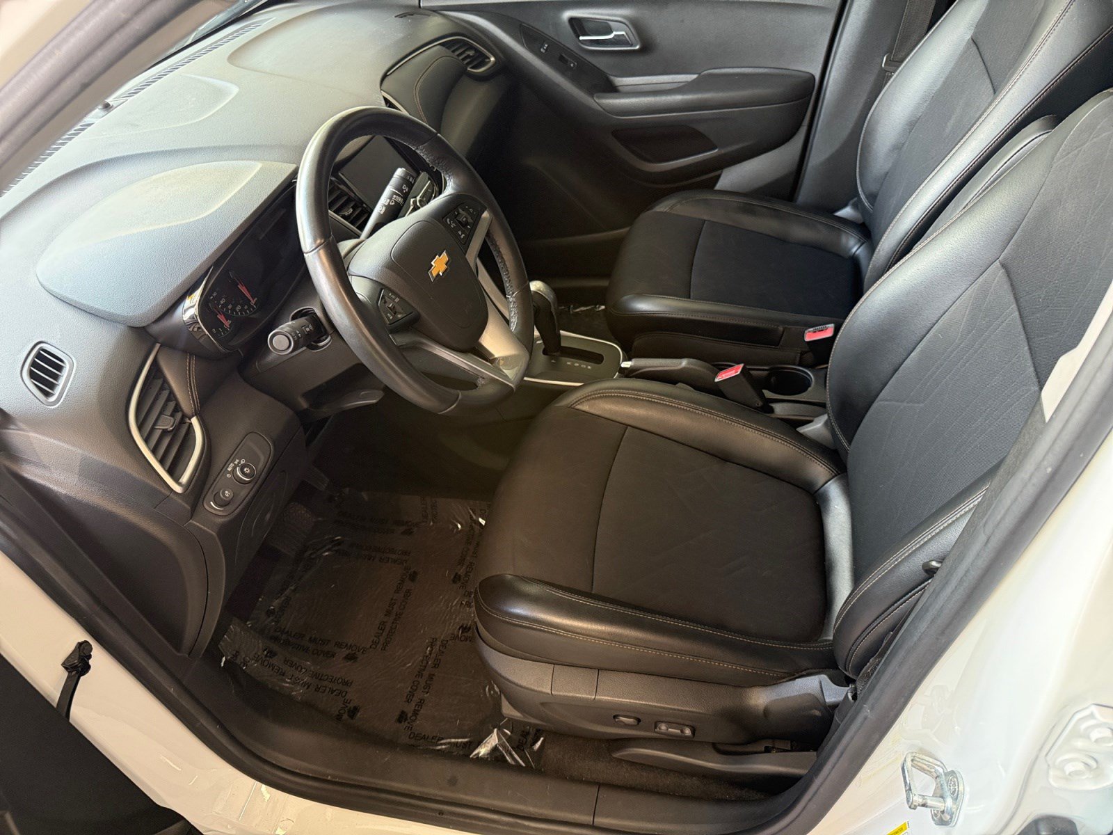 Used 2022 Chevrolet Trax LT w/ Sport Edition FWD image 11
