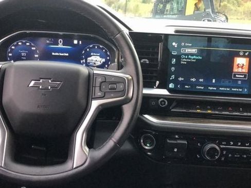 Used 2022 Chevrolet Silverado 1500 RST w/ Convenience Package II image 26