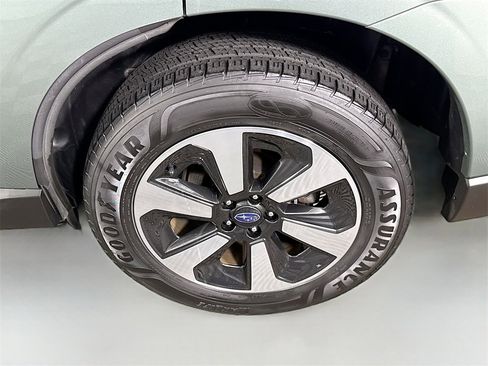 Used 2018 Subaru Forester 2.5i w/ Alloy Wheel Package image 32