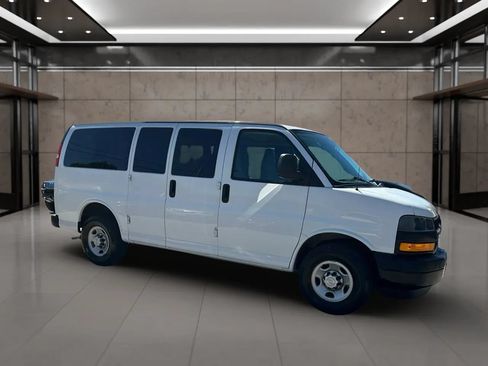 Used 2019 Chevrolet Express 2500 LS w/ Driver Convenience Package RWD image 9