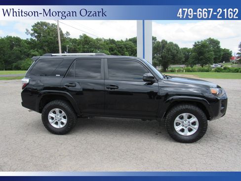 Used 2023 Toyota 4Runner SR5 AWD/4WD image 17