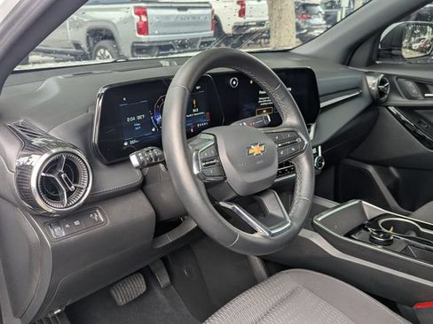 Used 2026 Chevrolet Equinox LT FWD image 10