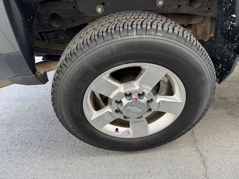 Used 2019 Chevrolet Silverado 2500 W/T AWD/4WD image 29
