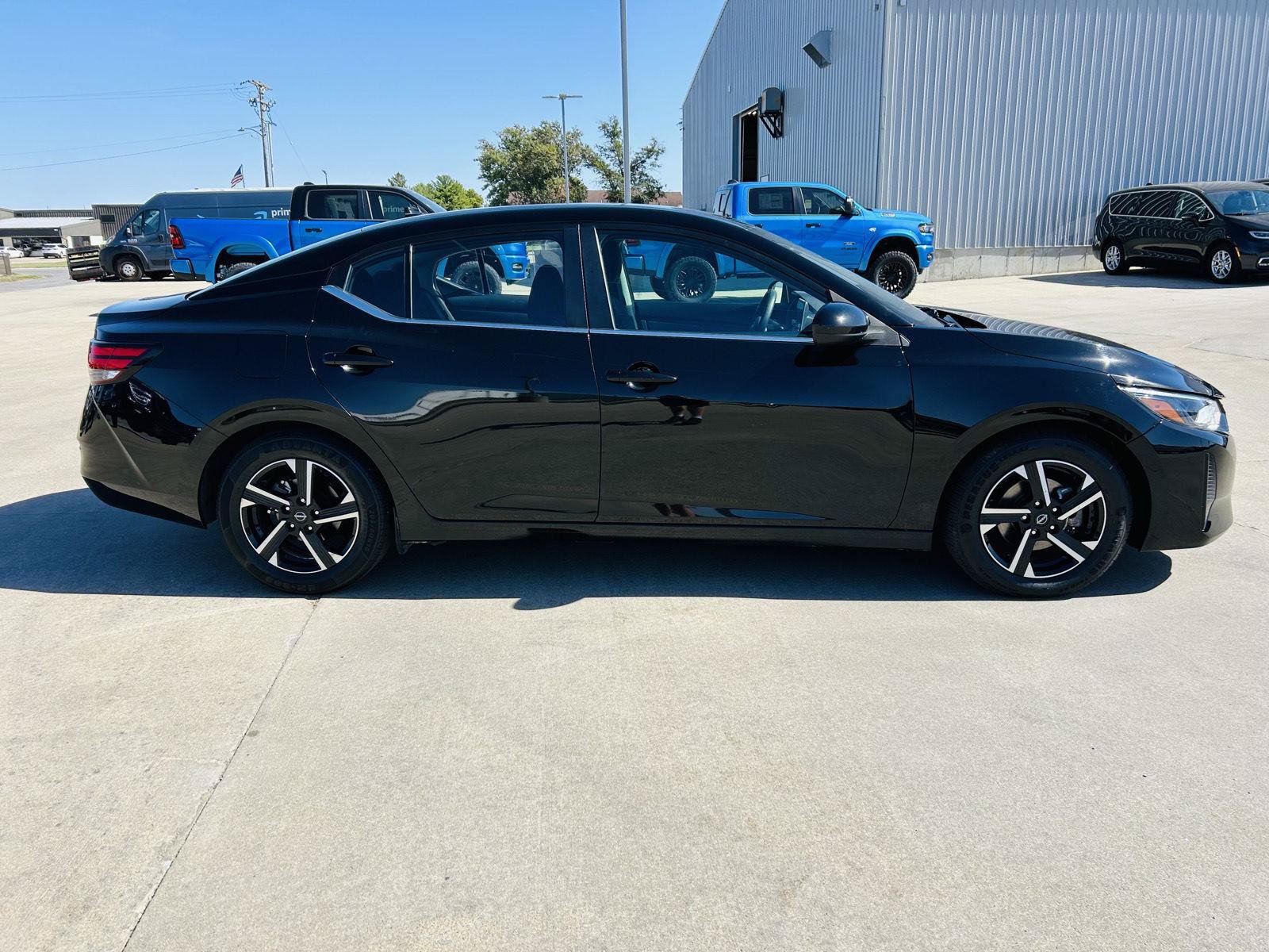 Used 2024 Nissan Sentra SV FWD image 35