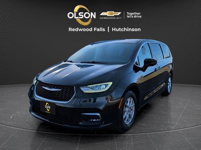 Used 2024 Chrysler Pacifica Touring-L