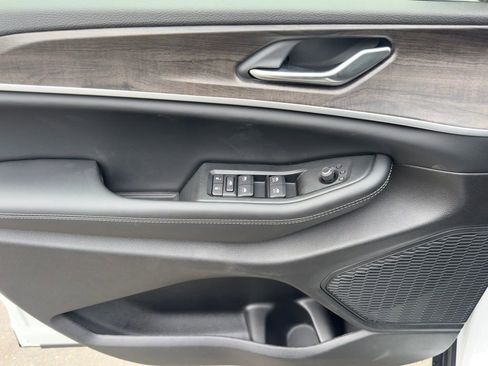 New 2026 Jeep Grand Cherokee Altitude image 9