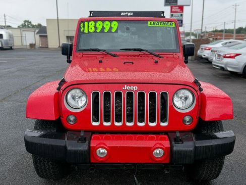 Used 2016 Jeep Wrangler Unlimited Sahara AWD/4WD image 2