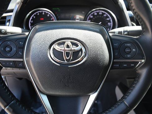 Certified 2018 Toyota Camry XLE FWD image 31