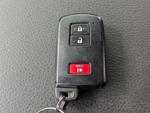 Used 2022 Toyota Tacoma TRD Off-Road w/ Technology Package AWD/4WD image 30