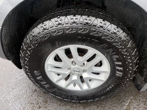 Used 2018 Nissan Frontier SV AWD/4WD image 9