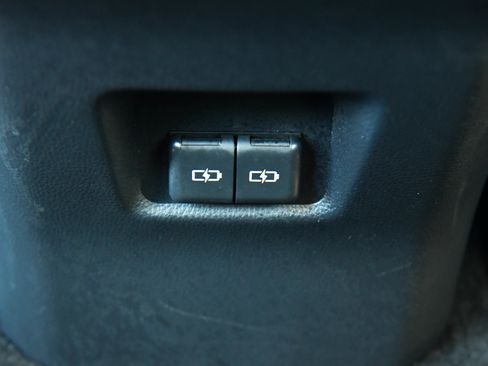 Used 2024 Toyota RAV4 XLE FWD image 39
