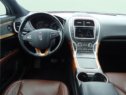 Used 2016 Lincoln MKX Reserve w/ Climate Package AWD/4WD image 12