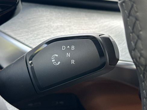 New 2025 Volkswagen ID. Buzz Pro S RWD image 22