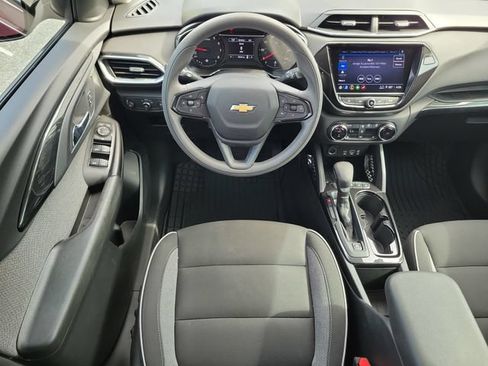 Certified 2023 Chevrolet TrailBlazer LT w/ Convenience Package FWD image 16