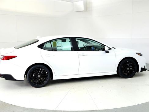 New 2026 Toyota Camry SE FWD image 6