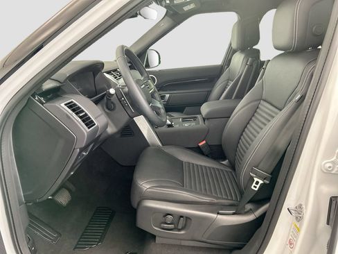 Certified 2025 Land Rover Discovery S AWD/4WD image 18