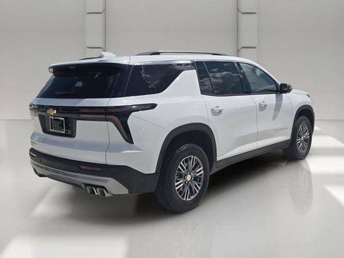 Certified 2026 Chevrolet Traverse LT w/ Driver Confidence Package FWD image 5