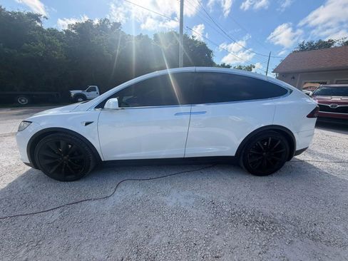 Used 2018 Tesla Model X 75D AWD/4WD image 4