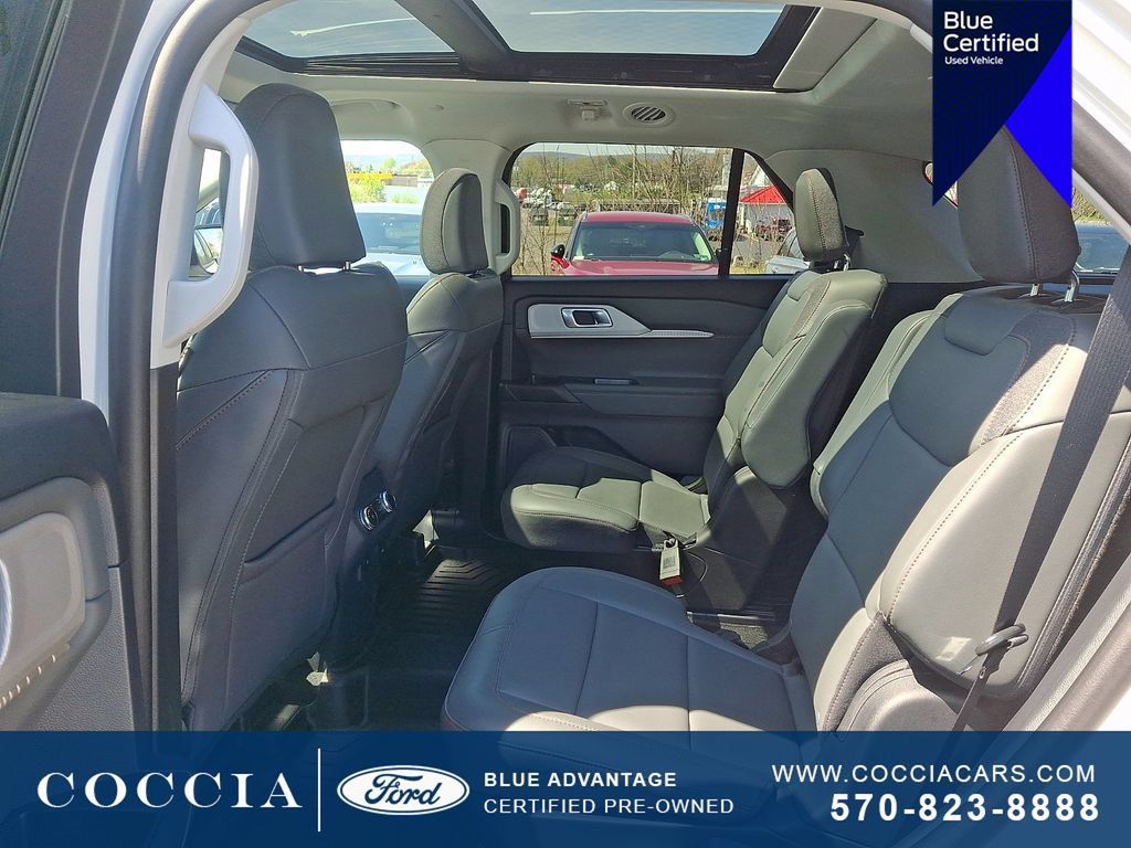 Certified 2025 Ford Explorer Active w/ Active Comfort Package AWD/4WD image 11