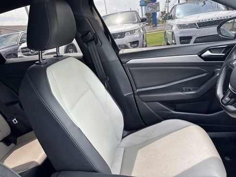 Used 2021 Volkswagen Jetta R-Line w/ R-Line Cold Weather Package FWD image 13