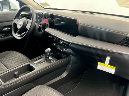 New 2025 Nissan Kicks SV w/ Charging Package image 24