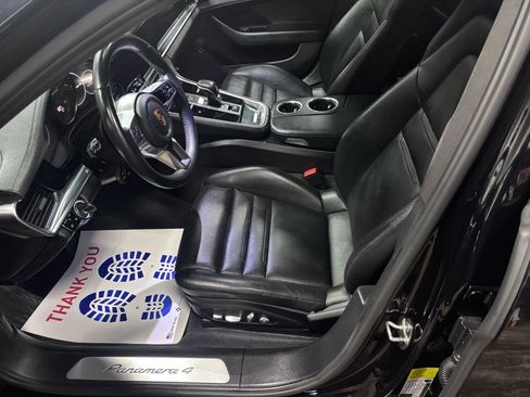 Used 2018 Porsche Panamera 4 image 9