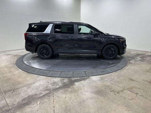 New 2026 Kia Carnival image 4