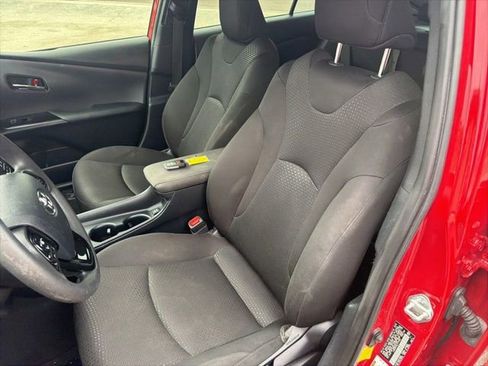 Used 2020 Toyota Prius LE FWD image 11