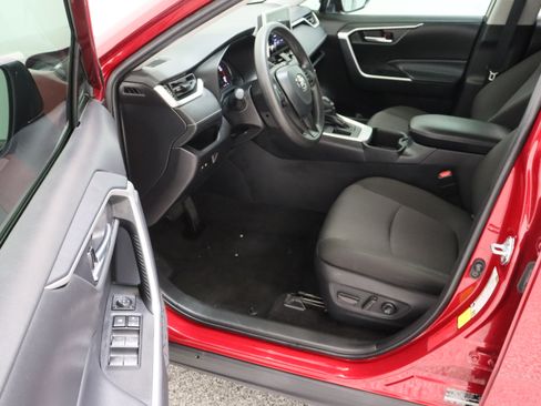Certified 2025 Toyota RAV4 XLE FWD image 14