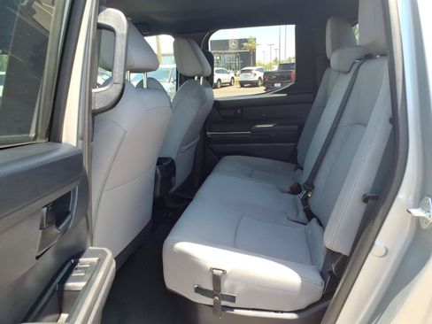 Certified 2025 Toyota Tacoma SR5 AWD/4WD image 10