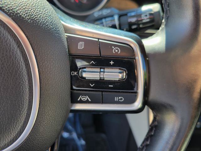 Used 2022 Kia Carnival LX FWD image 27