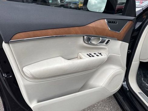 Used 2018 Volvo XC90 T8 Inscription w/ Luxury Package image 19