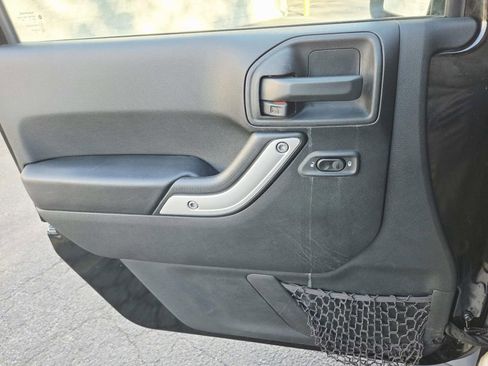 Used 2017 Jeep Wrangler Sahara w/ Connectivity Group image 35