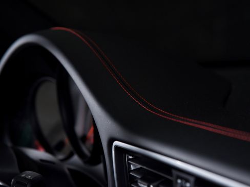 Used 2015 Porsche 911 Turbo S image 27