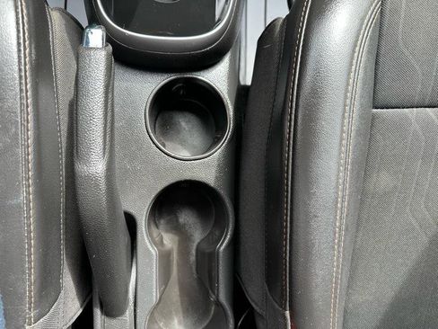 Used 2019 Chevrolet Trax LT w/ LT Convenience Package image 17