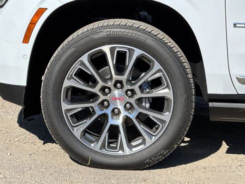 New 2026 GMC Yukon Denali w/ Denali Reserve Package image 32