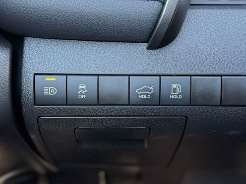 Used 2022 Toyota Camry SE image 22