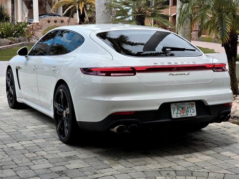 Used 2015 Porsche Panamera S w/ Premium Package image 40