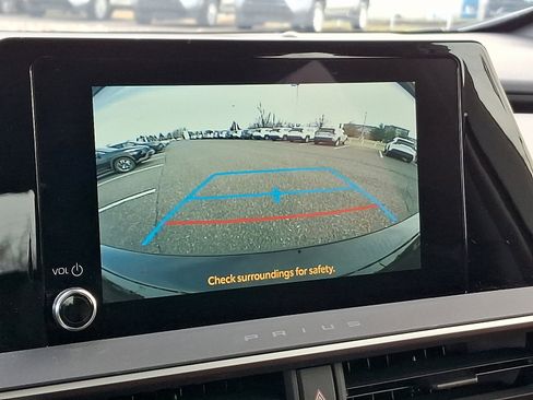 Certified 2025 Toyota Prius Plug-In Hybrid image 17