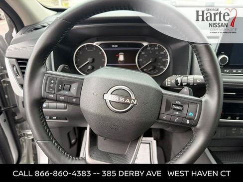 Certified 2025 Nissan Rogue SV AWD/4WD image 12