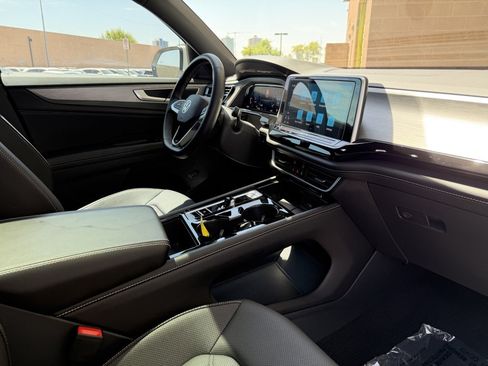 Used 2024 Volkswagen Atlas Cross Sport SE w/ Panoramic Sunroof Package AWD/4WD image 43