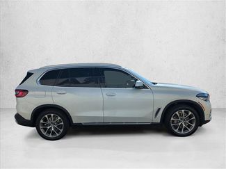 Used 2021 BMW X5 sDrive40i w/ Premium Package RWD video 4