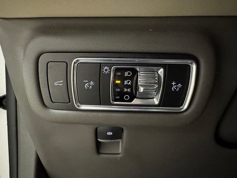 Used 2024 Lincoln Nautilus Premier w/ Equipment Group 102A AWD/4WD image 10